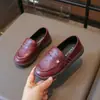 Zapatos de Cuero Pequeños Estilo Británico Otoño Nuevo Estilo Infantil Mocasines Slip-on para Niñas Zapatos con Costuras Retro Escarchados para Niños Modernos