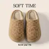Novas Pantufas de Algodão Fechadas para o Inverno de 2026 para Homens e Mulheres, Sapatos de Casa de Pelúcia com Solado Macio, Antiderrapantes, Resistentes ao Desgaste e Quentes