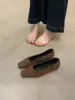 Sapatos Femininos Estilo Francês Slip-On de Boca Rasa 2025 Outono Bico Quadrado Sapatos de Moda Plissados com Aumento Interno de Altura, Sapatos Elegantes Tendência para Jovens Mulheres