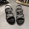 Sandalias de Mujer 2025 Verano Nuevo Estilo Coreano Inspiradas en Chanel Estudiante Modernas Velcro Súper Populares Zapatillas Planas para Mujer