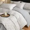 Encuentra el estilo acogedor con este juego activo de cuatro piezas 100% algodón eco-cepillado, cálido y grueso para invierno, con estampado digital, de Nantong bedding