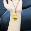 Collar de Calabaza Auspiciosa con Patrón de Hielo Triturado de Pepita de Oro y Doble Bendición, Cadena para Clavícula de Diseño de Alta Gama en Oro Simulado
