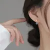Aretes de Botón Flor Azul Perla Moda para Mujer Lujo Ligero Sentido de Diseño de Nicho Estilo Ins Elegantes Dulces Aretes