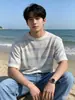 Camisa de punto de verano atmosférica y elegante para hombre, limpia y fresca, que estiliza y no abulta, con un tacto de alta gama, perfecta para combinar con una camiseta de manga corta.