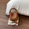 Bolsa Saco Casual Elegante 2026 Nova Coleção Primavera Versão Coreana Fashionável Elegante para Ombro e Transversal Tendência