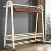 Cabide simples e autônomo para quartos, um cabide de roupas móvel e espessado adequado para apartamentos alugados, um cabide de roupas leve e estiloso