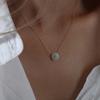 Collar de acero de titanio chapado en oro con colgante de jade hetiano, cadena cruzada, temperamento elegante y agradable, estilo chino nacional y moderno.
