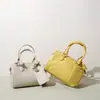 2026 Novo Modelo Couro Bovino de Primeira Camada Textura Simples de Alto Padrão Bolsa de Mão de Couro Genuíno Boston Design de Nicho Bolsa Feminina