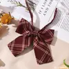 Pajarita JK Estilo Universitario Femenino Uniforme de Niña Cuello Infantil Flor Gratis Pajarita para Foto de Graduación Camisa de Niño