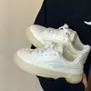 Zapatos Blancos de Suela Gruesa para Mujer 2026 Primavera Nuevo Estilo Versátil Chic para Estudiantes Zapatillas Deportivas Casuales Originales de Nicho