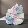 Zapatos para Niña Labubu con Luces Otoño 2025 Nuevos Malla Transpirable Zapatos Deportivos Infantiles Cuero Suela Suave Zapatos para Correr