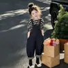 Conjunto de macacão jeans estilo floresta para meninas, nova coleção primavera/outono 2026, top listrado estiloso estilo coreano e macacão
