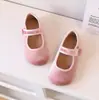 Zapatos de princesa para niña estilo coreano para primavera y otoño, zapatos de charol poco profundos para niñas pequeñas, zapatos infantiles dulces de suela blanda, zapatos de bebé de terciopelo vintage
