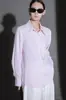 Camisa Solta Versátil de Cor Sólida para Jovens Mulheres, Novo Estilo Primavera/Verão, Camisa Estilosa para Usar por Cima com Design Artístico