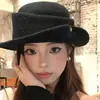 Sombrero Pequeño de Color Sólido Estilo Francés con un Toque Elegante y de Alta Gama, Sombrero Estilo Hepburn para Mujer, Sombrero de Invierno con Ala Levantada, Sombrero de Alta Calidad Femenino