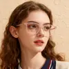 Óculos Esportivos em um Doce Estilo College para Estudantes do Sexo Feminino, Rosa Princesa Fosco, Antiderrapante, Hastes Ajustáveis e Retráteis