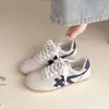 Tênis leves Forrest Gump, nova coleção outono 2026, sola plana, tênis atléticos estilo estudante, tênis casuais femininos modernos com cadarço