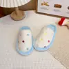 Chinelos de algodão com bolinhas coloridas dopamina para crianças, leves e antiderrapantes, estilo popular para outono e inverno, chinelos de interior com design de bico fechado e forro fofo
