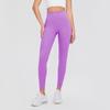 Procesamiento y personalización de pantalones de yoga para mujer, leggings de cintura alta con cepillado de doble cara, pantalones deportivos de fitness con realce de glúteos color piel OEM.