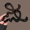 Presilha de Garra Curva em Forma de S Cor Chocolate para Mulheres, Tamanho Grande, High-End, Elegante, Versátil, Acessório de Cabelo Tipo Shark Clip para a Parte de Trás da Cabeça