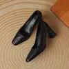 Retro Francés Piel Suave Tacón Grueso 2026 Viaje Marrón Para Mujer Sin Cordones Temperamento Versátil Punta Cuadrada Escotado Tacones Altos Mujer