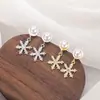 Pendientes de Botón de Perla Copo de Nieve Franceses para Mujer Exquisitos de Lujo Ligero de Gama Alta Estilo Nuevo Accesorios para Pendientes Versátiles para el Día a Día Pendientes Dulces Incrustados de Pedrería