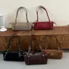 Bolsa de antebraço moderna em camurça, novo estilo transfronteiriço, bolsa de ombro retrô, simples e casual, acabamento fosco, bolsa de mão tipo almofada para mulheres