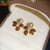 Brincos de Prata Banhados a Ouro 18K com Agulha de Prata, Zircônia, Flor Gota de Óleo e Pérola, Brincos de Design Vintage de Nicho para Mulheres