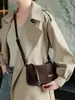 Bolso de Hombro Cruzado de Cuero Genuino para Mujer 2026 Nuevo Estilo Retro Americano Bolso de Gamuza Escarchada Bolso tipo Silla de Montar para Mujer