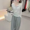 Suéter de malha leve, minimalista, com decote em V, botões e mangas compridas para mulheres, estilo coreano, corte justo e elegante para outono e inverno