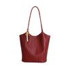 Bolsa Pequena Casual Feminina 2025 Nova Versátil Bolsa de Axila Bolsa de Ombro para o Trabalho Bolsa Carteiro Outono Nova Bolsa Tote