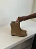 [] Botas de Tornozelo Femininas Retro Francesas Foscas com Elevação Interna Novidade Outono/Inverno 2026