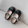 Zapatos de Princesa para Niñas 2025 Nueva Llegada Primavera Zapatos de Cuero de Boca Baja Mocasines Estilo Británico Zapatos Individuales Suela Suave para Niños Pequeños Adhesivo Mágico
