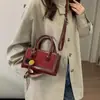 Bolso de Mano Cuadrado Pequeño Simple de Estilo Coreano para Mujer 2026 Invierno Nuevo Elegante Bolso Cruzado de Hombro Color Bloqueado de Lujo Ligero