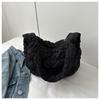 Bolsa feminina plissada doce da moda 2023 grande capacidade nova texturizada casual transversal portátil de ombro axila feminina