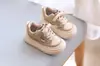 Zapatillas Nuevas de Moda para Bebé de Primavera y Otoño, Zapatos Deportivos Antideslizantes de Suela Blanda para Niños, Zapatos Individuales para Niños Pequeños, Zapatos Casuales Versátiles para Niñas
