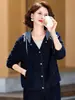 Conjunto de dos piezas de moda con capucha para mujeres de mediana edad y mayores, nuevo atuendo de otoño para madres, top casual elegante