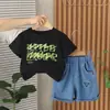 Ropa de Verano para Niños 2025 Conjunto de Verano para Niños con Letras en Inglés Camiseta de Manga Corta Pantalones Cortos de Mezclilla para Niños Conjunto de Dos Piezas Venta al por Mayor