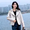 Nueva chaqueta de cuero ajustada de otoño para mujer, estilo coreano, adelgazante y cálida, chaqueta biker versátil, chaqueta de cuero PU