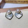 Pendientes de Perla de Agua Dulce Natural Blanca de Nácar S925, Pendientes de Forma Geométrica, Estilo de Diseño de Nicho, Pendientes de Perla con Forma de Rodete