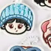 Llaveros de felpa bordados de personajes de anime más vendidos, colgantes decorativos para mochilas de estudiantes, accesorios de moda