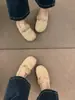 Novidade Outono/Inverno 2026 Sapatilhas Femininas Slip-On com Forro de Lã, Sapatos Quentes Planos de Bico Quadrado com Acabamento em Pelo