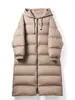 Chaqueta de plumón con capucha de alta gama transfronteriza con cintas para mujer, moda de invierno 2025, abrigo grueso para pareja hasta la rodilla, popular