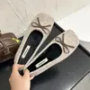 Primeiro Encontro Sra. Sapatos Baixos Ji de Pelúcia 2026 Laço Bico Quadrado Tecido de Lã Quente Solado Macio Confortável Versátil Inverno