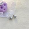 Aretes de Perlas de Cristal Gris para Mujer, Lujo Accesible Francés, Elegante de Alta Gama, Aretes de Perlas Redondas, Ganchos para Oreja y Aretes