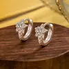 Novos Brincos de Orelha Estilo Estrela de Cinco Pontas Cintilante com Diamantes, Luxo Leve e Versáteis, Frescos e Artísticos para o Verão, Joias de Orelha de Nicho para o Dia a Dia para Mulheres