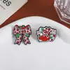 Lindo Broche Temático de Fresa, Moño de Fresa, Insignia Roja con Forma de Bota de Fresa, Pin Accesorio para Ropa y Bolsas