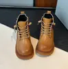 Botas Infantis Estilo Britânico Botas de Dois Algodões Estilo Inverno 2025 Meninos e Meninas Botas Pequenas de Couro Forradas com Fleece Botas Curtas de Cano Baixo