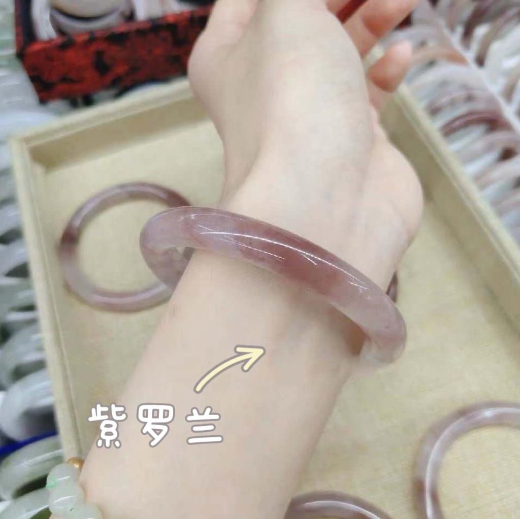 复制_小红书同款贵妃镯圆条粗款玻璃防玉冰透手镯.jpg