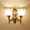 Lámpara de Pared LED Estilo Retro Minimalista Europeo Bronce Rojo Lámpara de Mesita de Noche para Dormitorio Iluminación de Pared para Fondo de TV en Sala de Estar